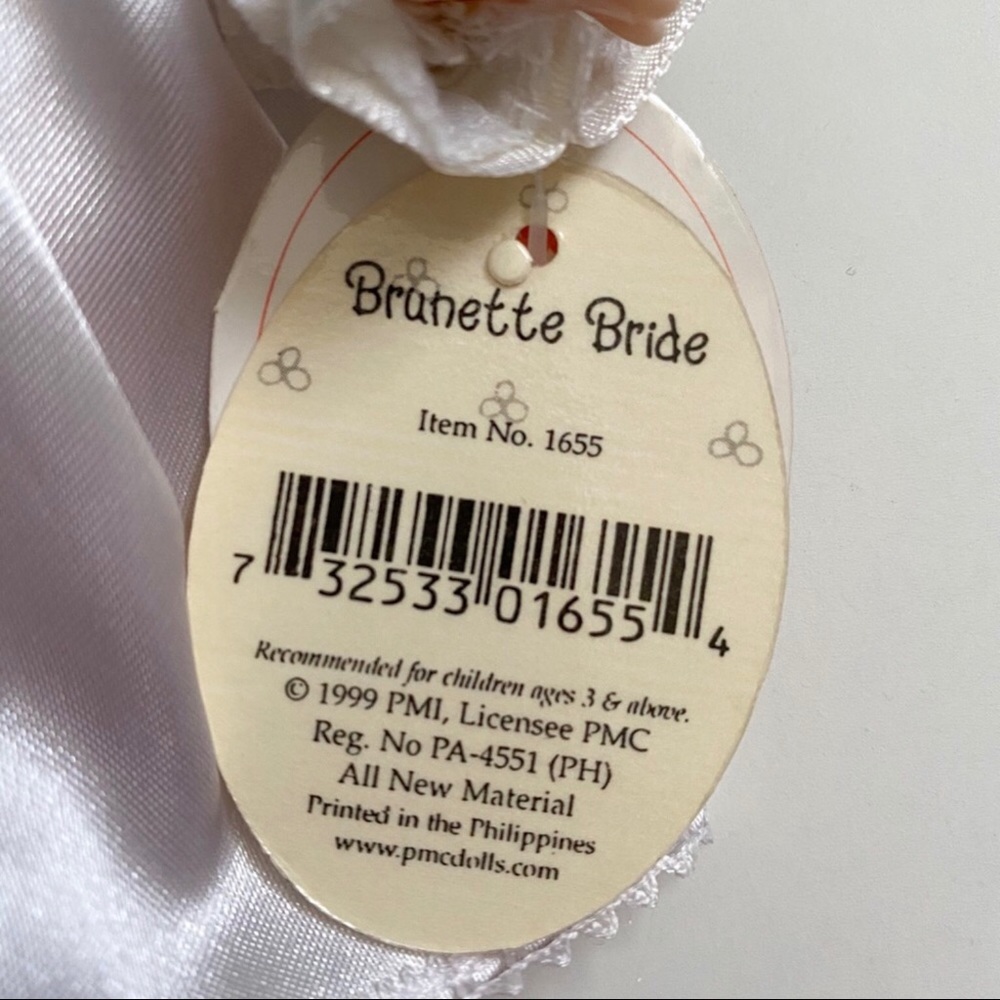 Precious Moments Brunette Bride Doll - Picture 4 of 4